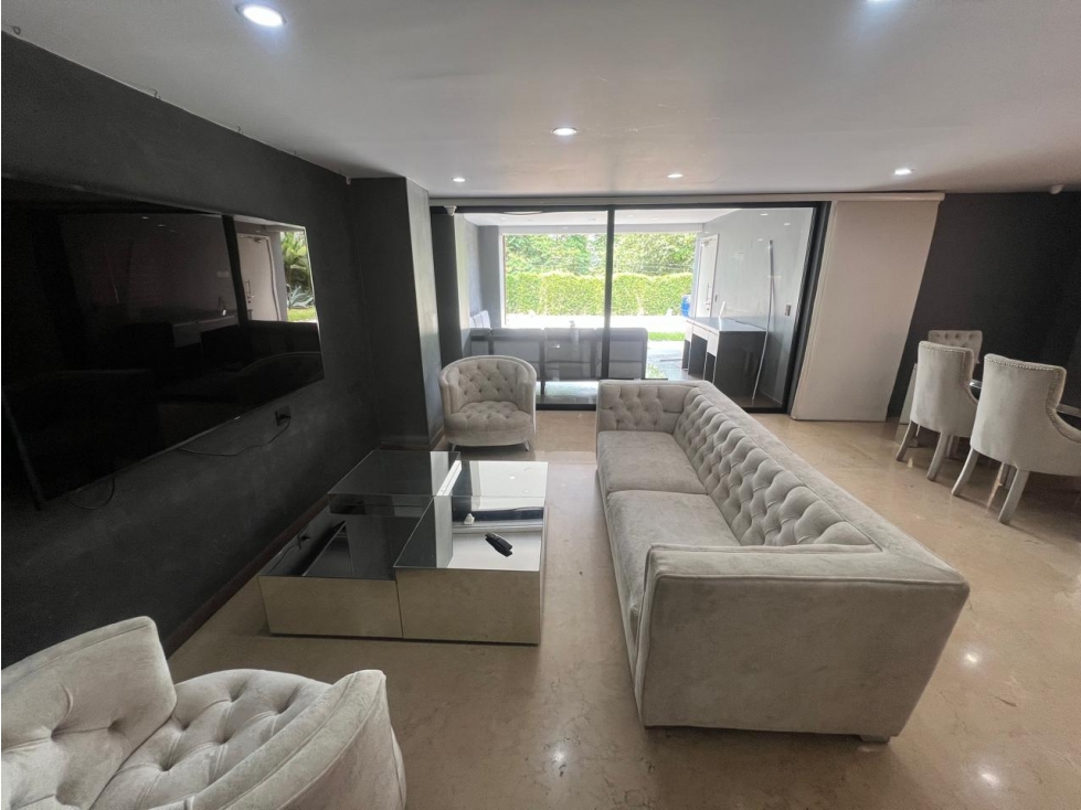 Casa en Arriendo Loma de Los Benedictinos Envigado — foto 2