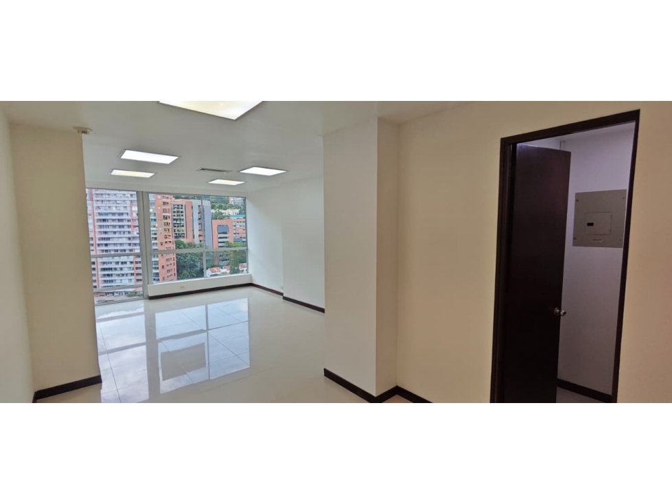 Oficina en Arriendo El Tesoro Medellin — foto 2