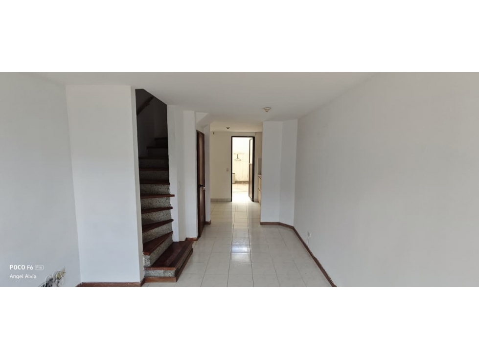 Casa en Arriendo y Venta sector Loma del Indio Medellín