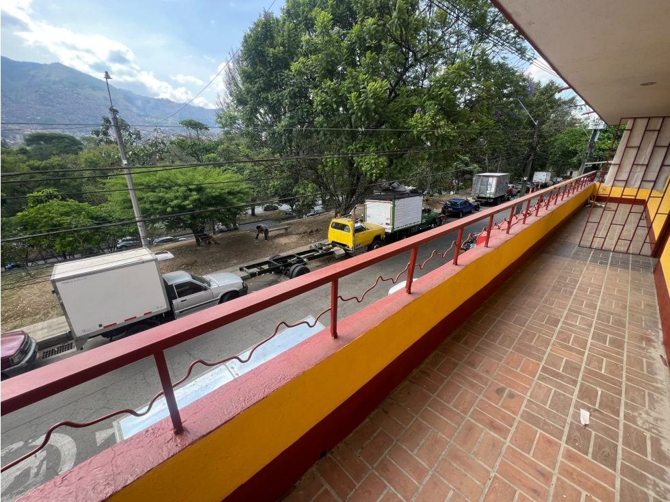 Bodega en Arriendo Caribe Medellín — foto 2