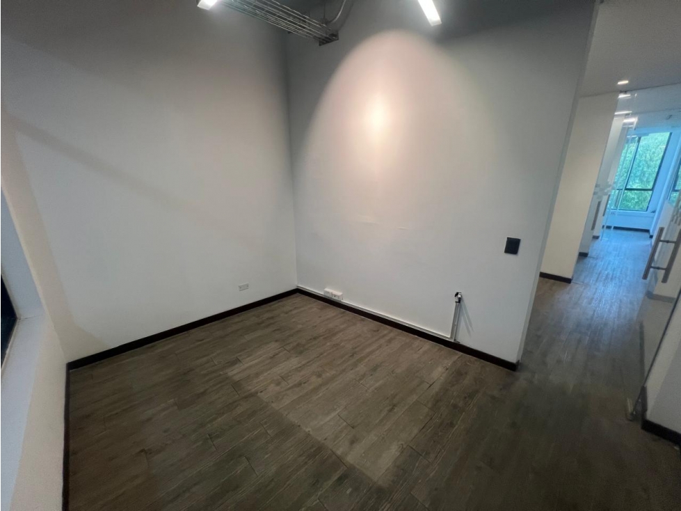 Oficina En Arriendo Sector Milla De Oro Medellín - 4