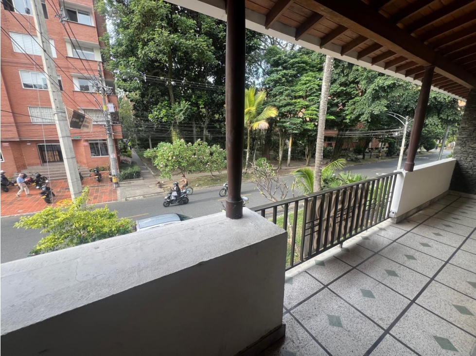 Casa Independiente En Arriendo Sector Laureles