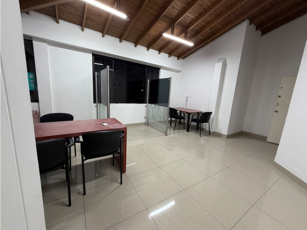Oficina En Arriendo Sector Laureles - 1