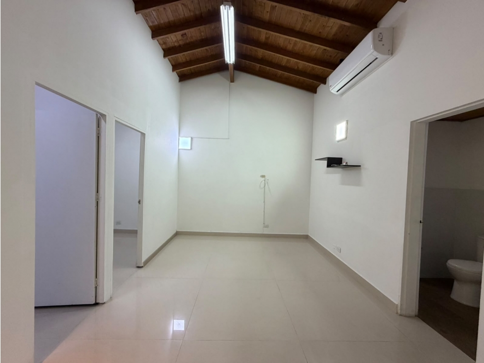 Oficina En Arriendo Sector Laureles - 1