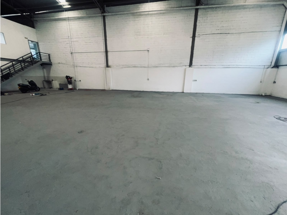 Bodega En Arriendo Sector Caldas