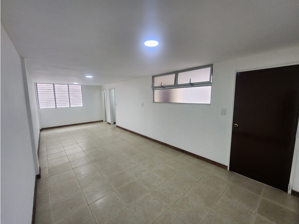 Oficina En Arriendo Y Venta Sector La Candelaria