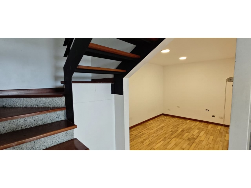Casa En Venta Sector Altos Del Poblado — foto 3