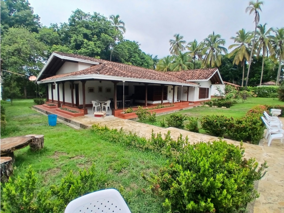 Casa FInca En Venta Sector Santa Fe de Antioquia - 1