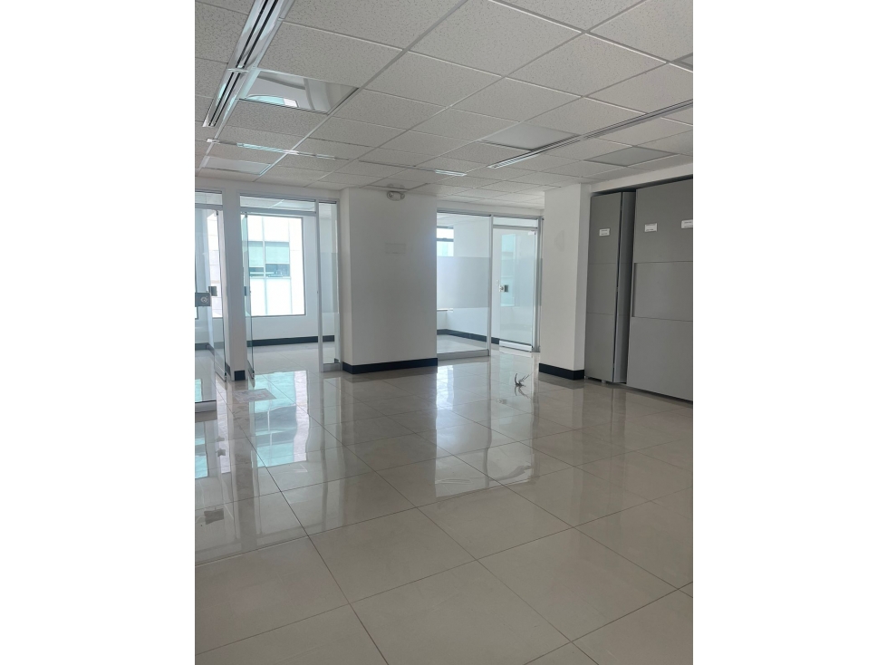 Oficina en Arriendo Milla de Oro Medellín - 2