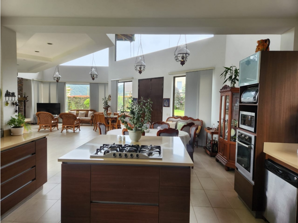 Casa en Arriendo Loma del Escobero Envigado — foto 3
