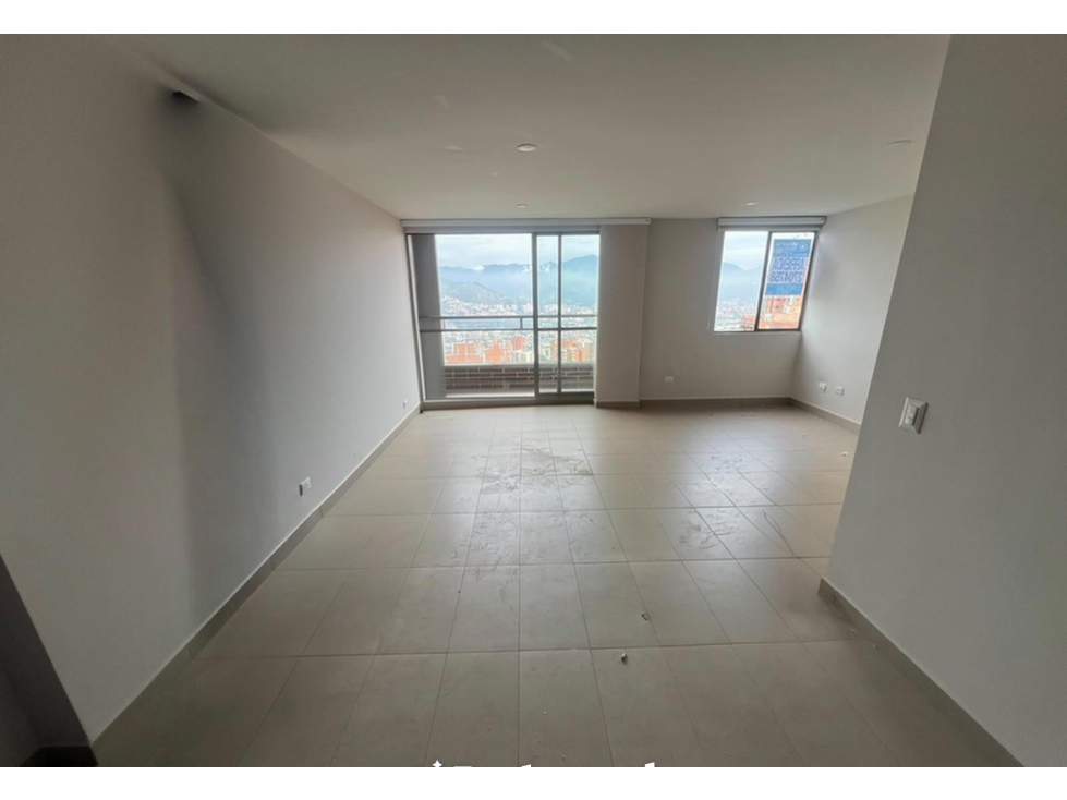 Apartamento en Arriendo Loma Los Gonzalez Medellin — foto 3