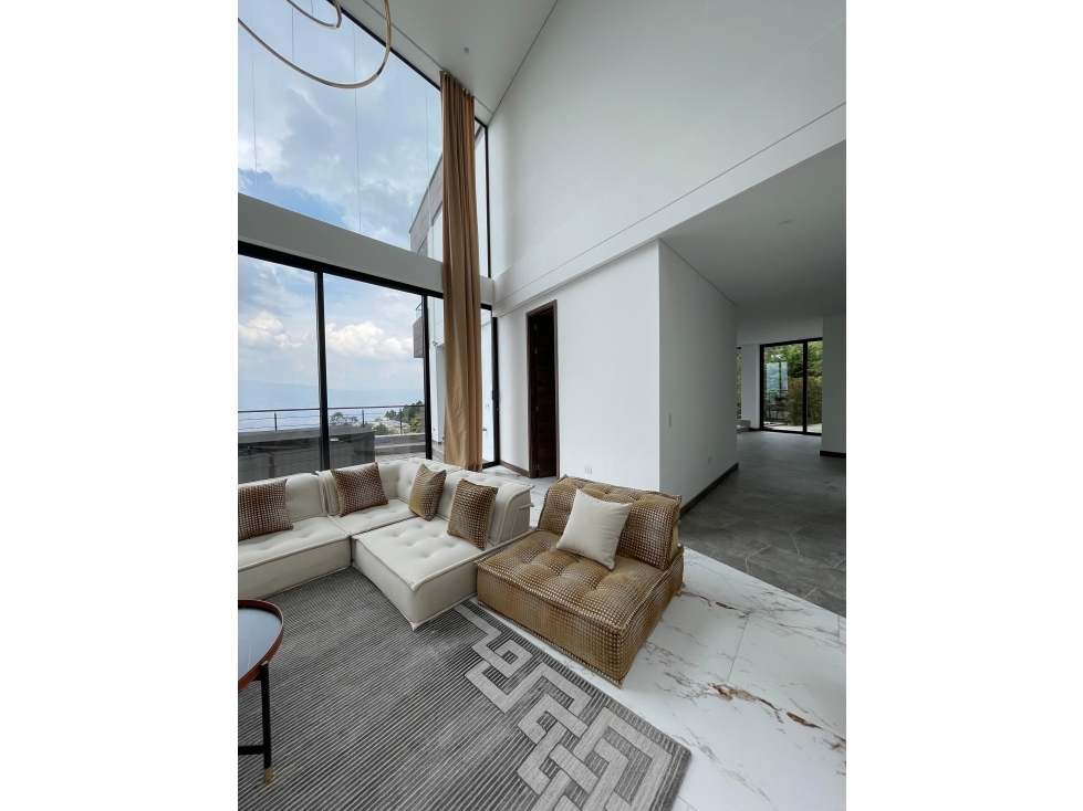 Hermosa casa ubicada en el sector de Las Palmas — foto 4