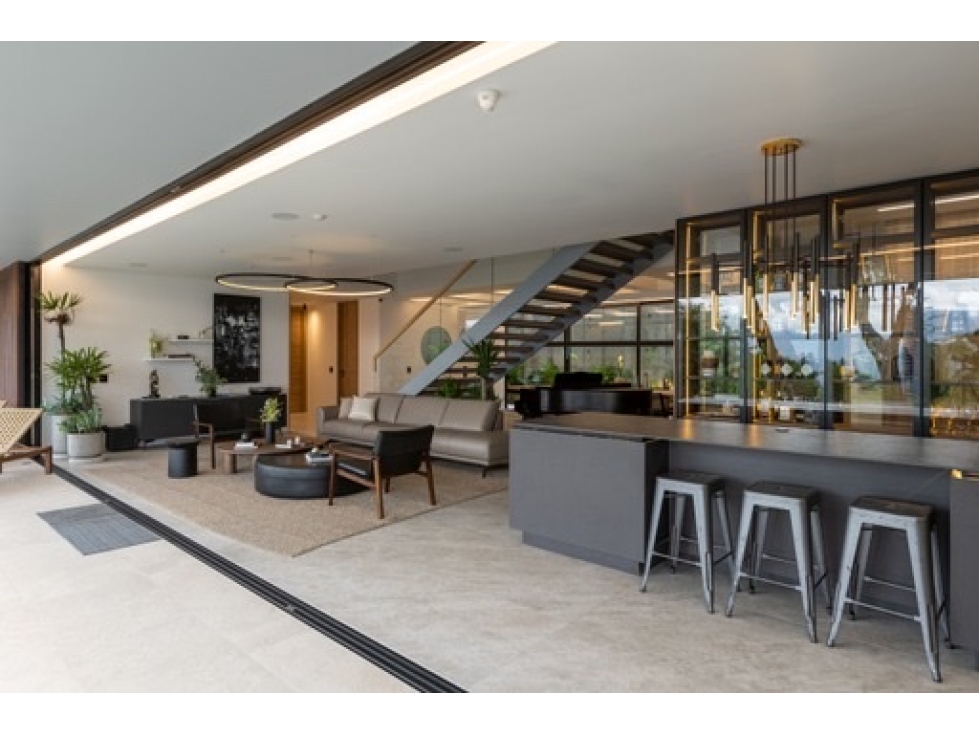 Espectacular Casa Amoblada para la venta y Arriendo en Los Balsos — foto 2