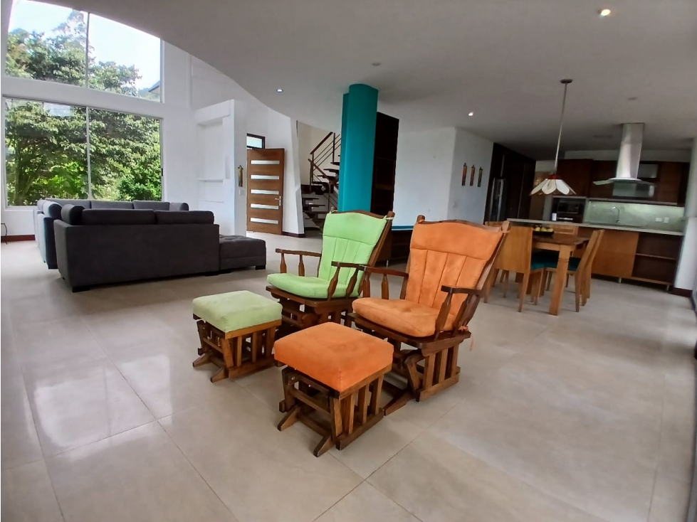 Casa en Arriendo y Venta Loma del Escobero Envigado — foto 2