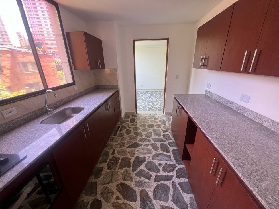 Apartamento en Arriendo Los Balsos Medellin — foto 6
