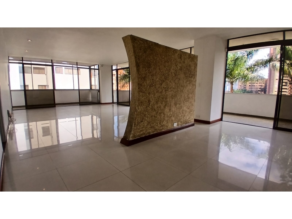 Apartamento en Arriendo Los Balsos Medellin — foto 3