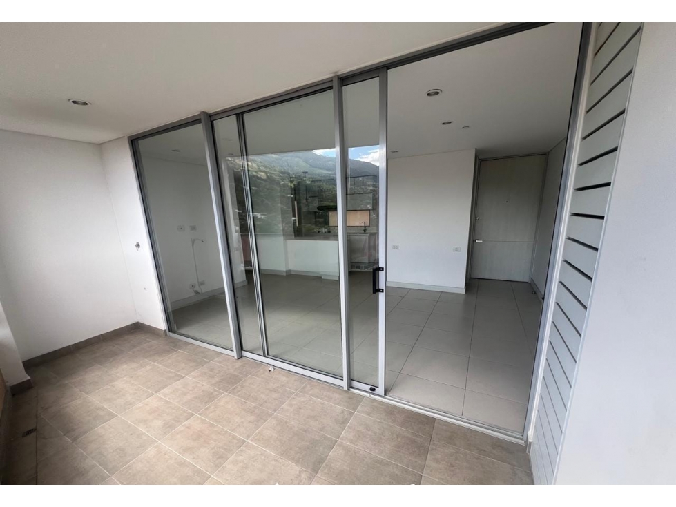 Apartamento en Arriendo Cumbres Envigado — foto 2