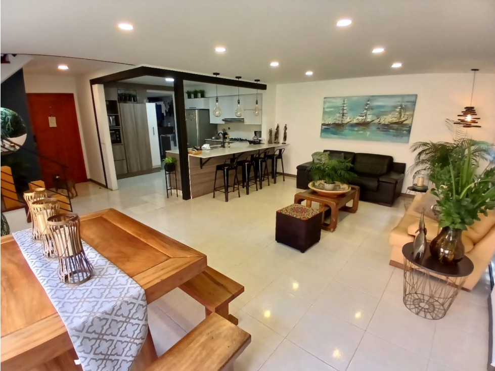 Casa en Venta Atravesado Envigado