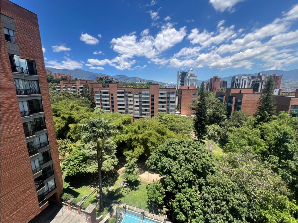 Apartamento en arriendo en el sector de Los Balsos — foto 3