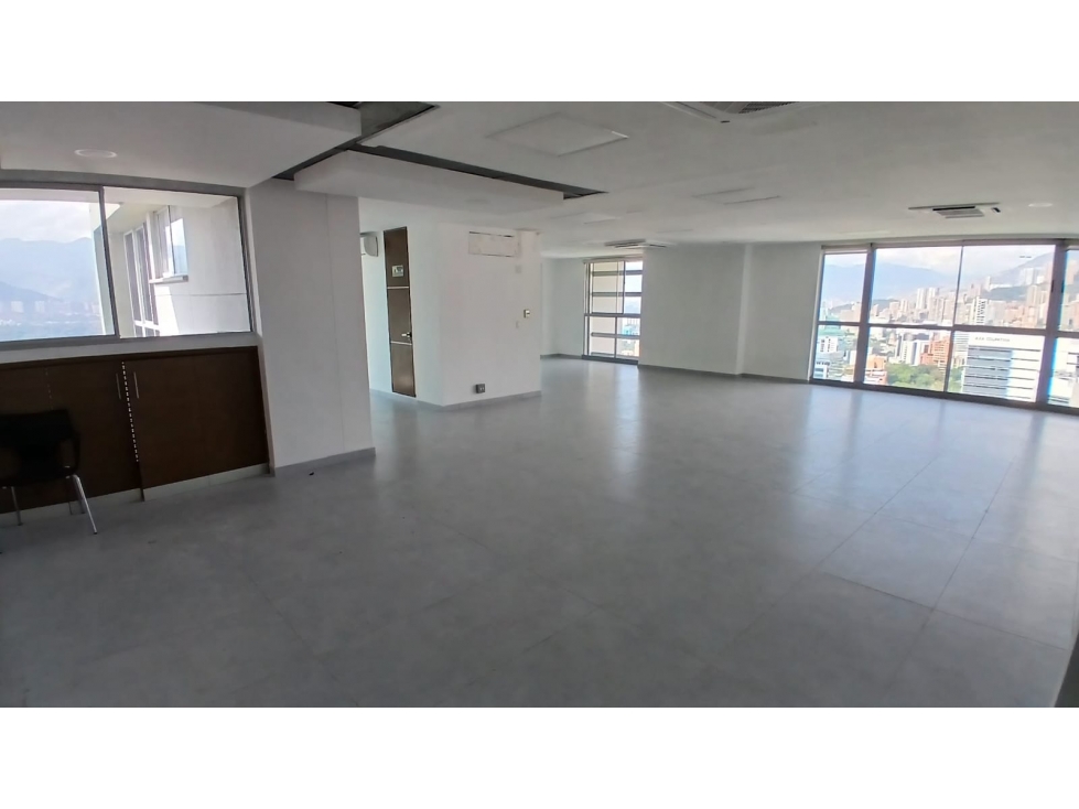 Oficina en Arriendo Los Balsos Medellín — foto 3