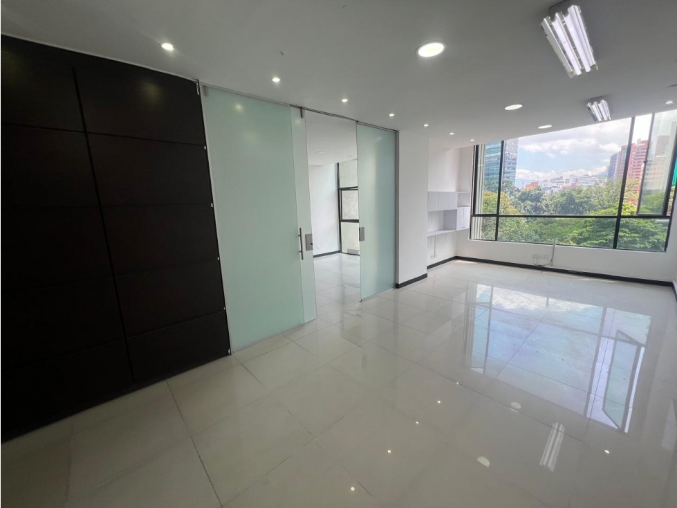 Oficina en Arriendo Milla de Oro Medellin - 3