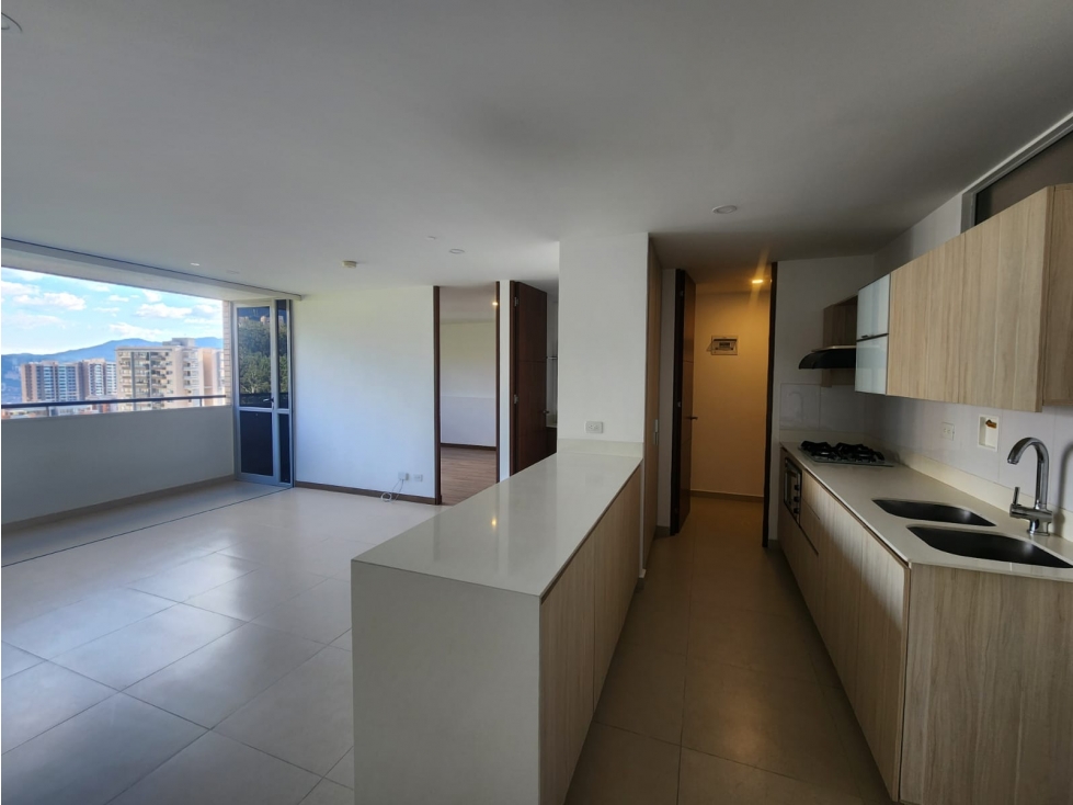 Apartaestudio en Arriendo Loma Los Gonzalez Medellín — foto 3