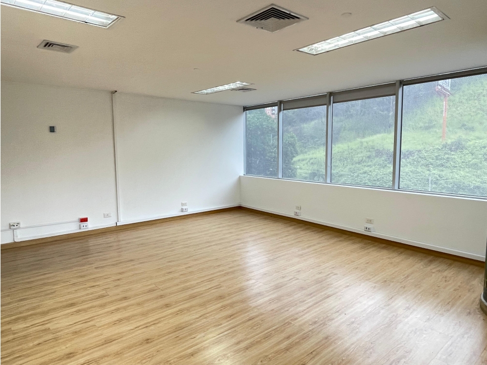 Oficina en Arriendo Loma de San Julián Medellín — foto 2