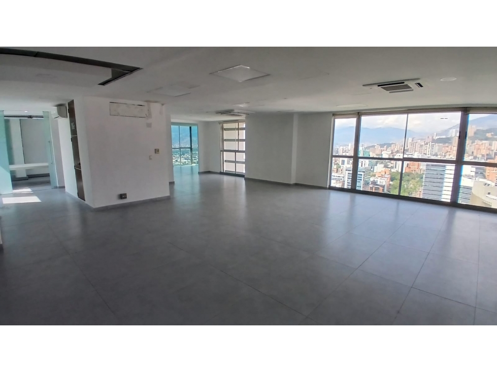 Oficina en Arriendo Los Balsos Medellín