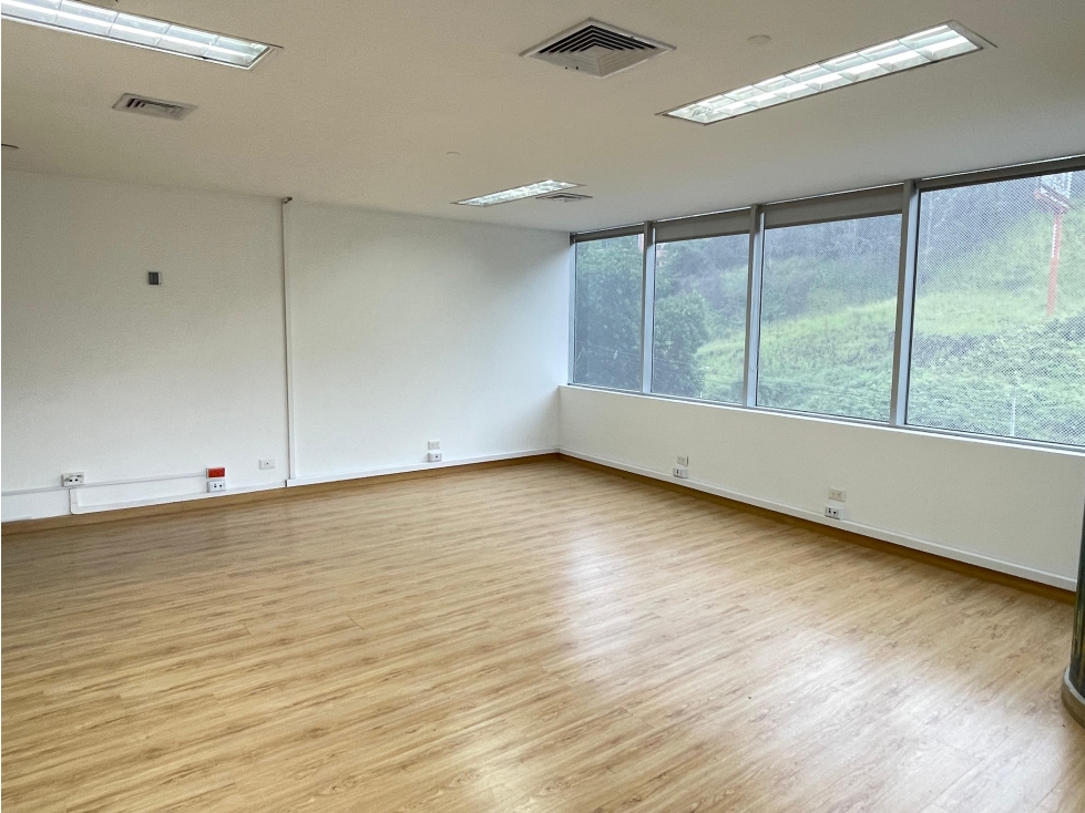 Oficina en Arriendo Loma de San Julián Medellín — foto 3