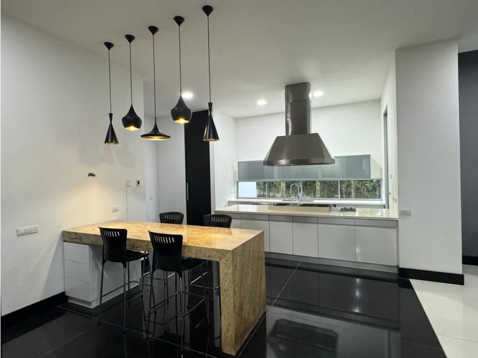 Casa en Venta y Arriendo Los Balsos Medellín — foto 6
