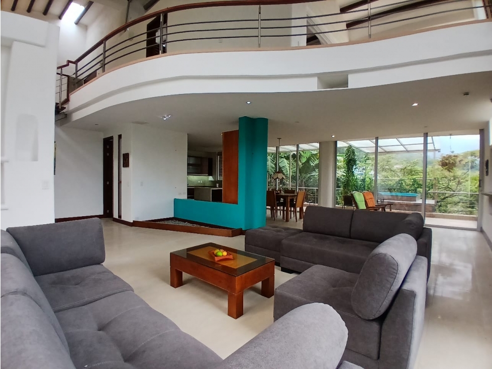Casa en Arriendo Loma del Escobero Envigado — foto 2