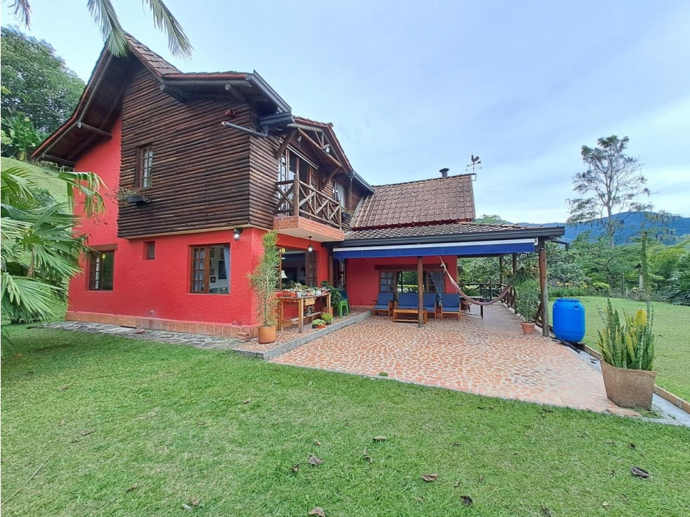 Casa en Arriendo Loma del Escobero Envigado — foto 2