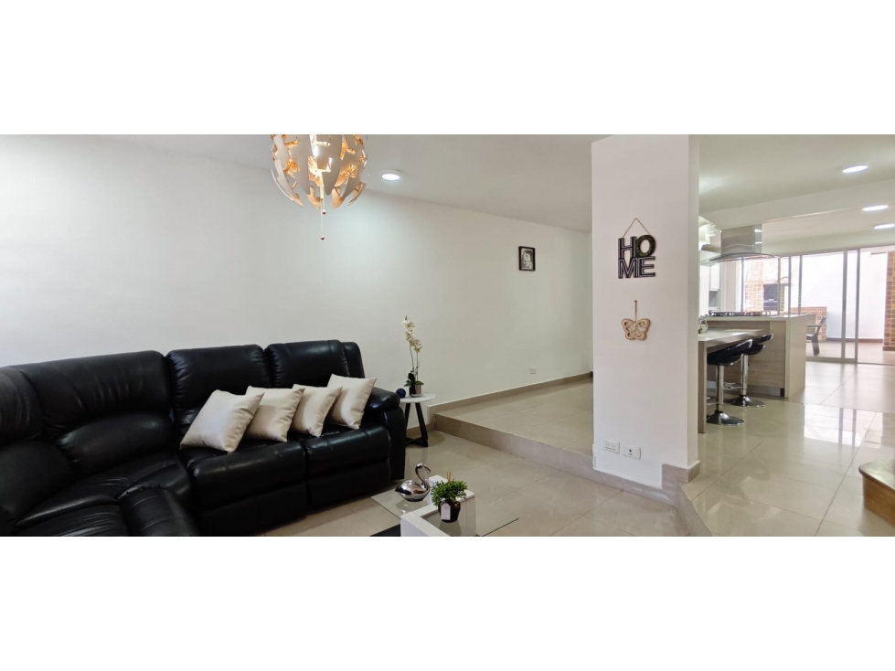 Casa en Arriendo La Visitación Medellín — foto 5