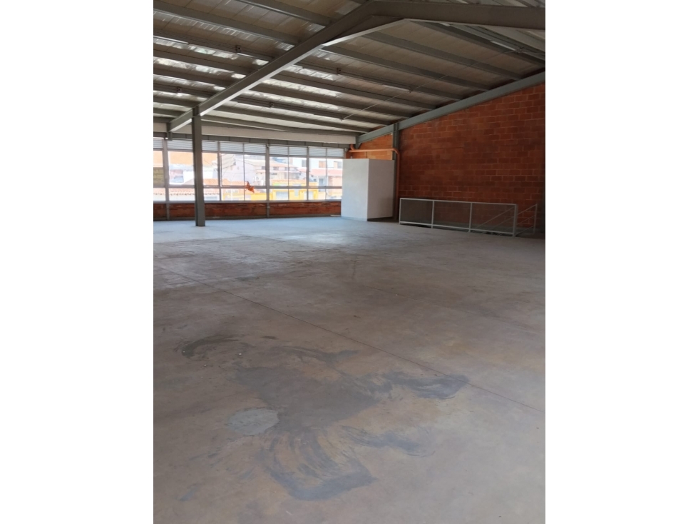Bodega en Arriendo Laureles Medellín — foto 3