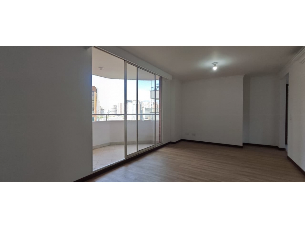 Apartamento en Arriendo Loma de San Julian Medellin — foto 2