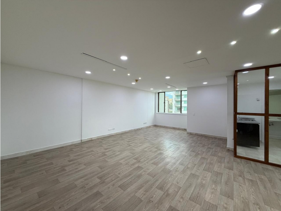 Oficina en Arriendo Milla de Oro Medellin — foto 2