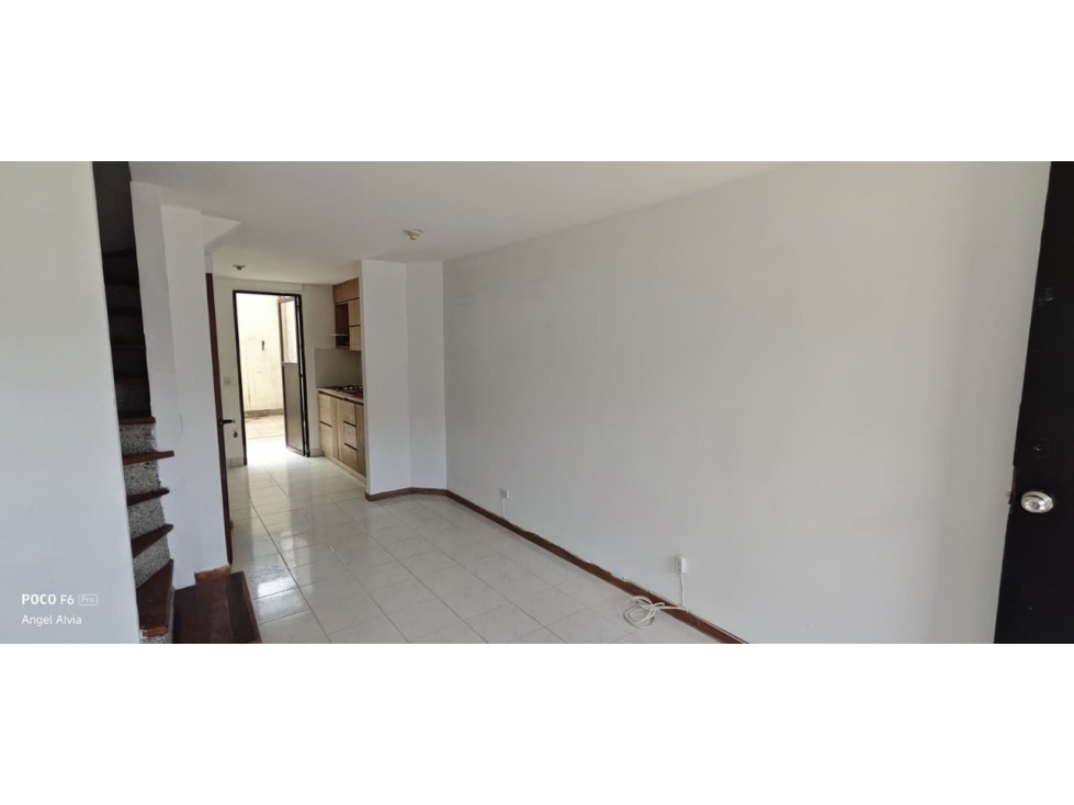 Casa en Arriendo y Venta sector Loma del Indio Medellín — foto 2