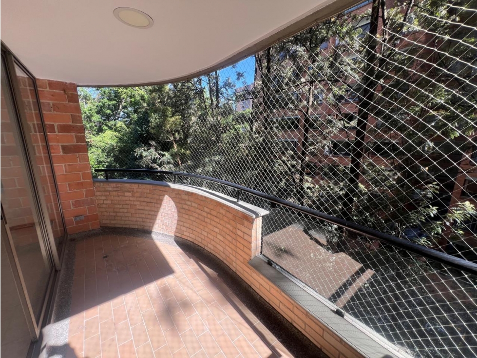 Apartamento en Arriendo Los Balsos Medellin — foto 2