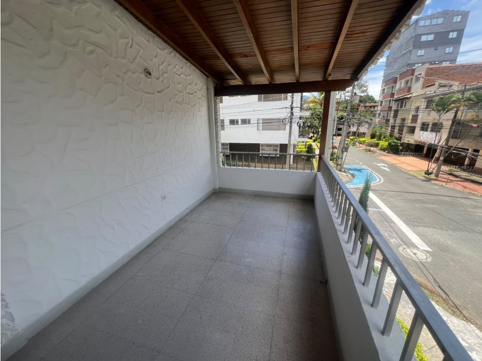 Hermosa Casa en Arriendo Sector Estadio Medellín — foto 2