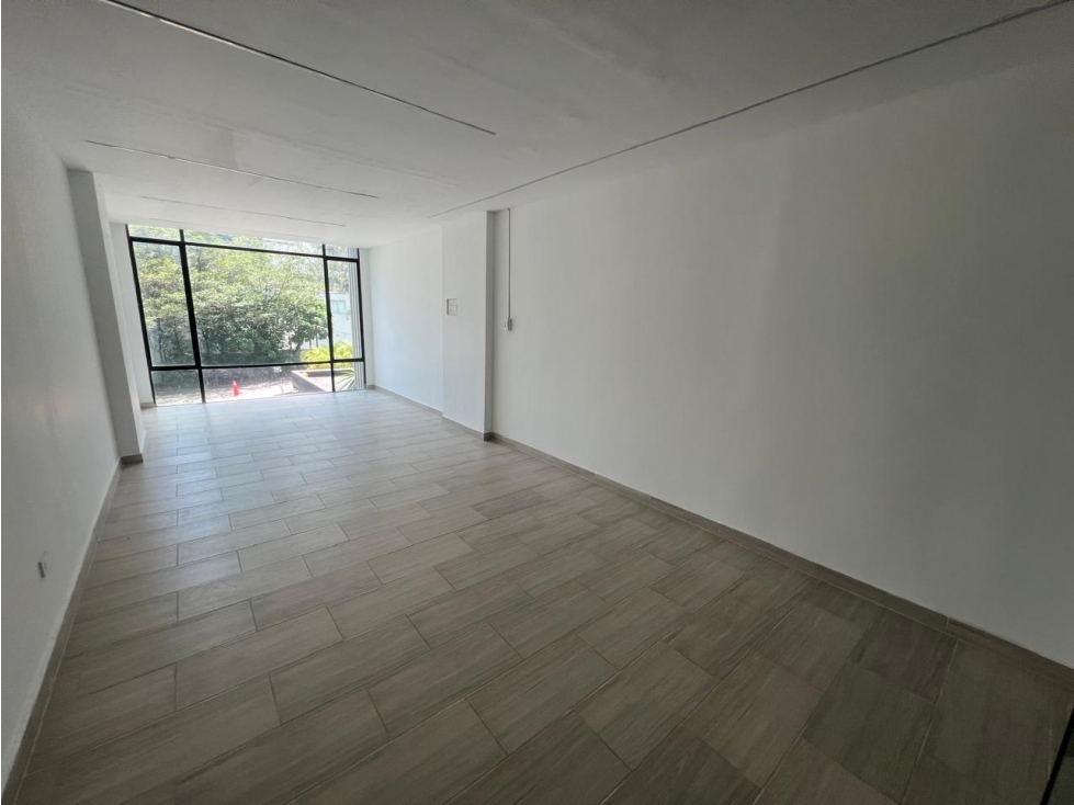 Local En Arriendo Sector Milla De Oro Medellín — foto 2