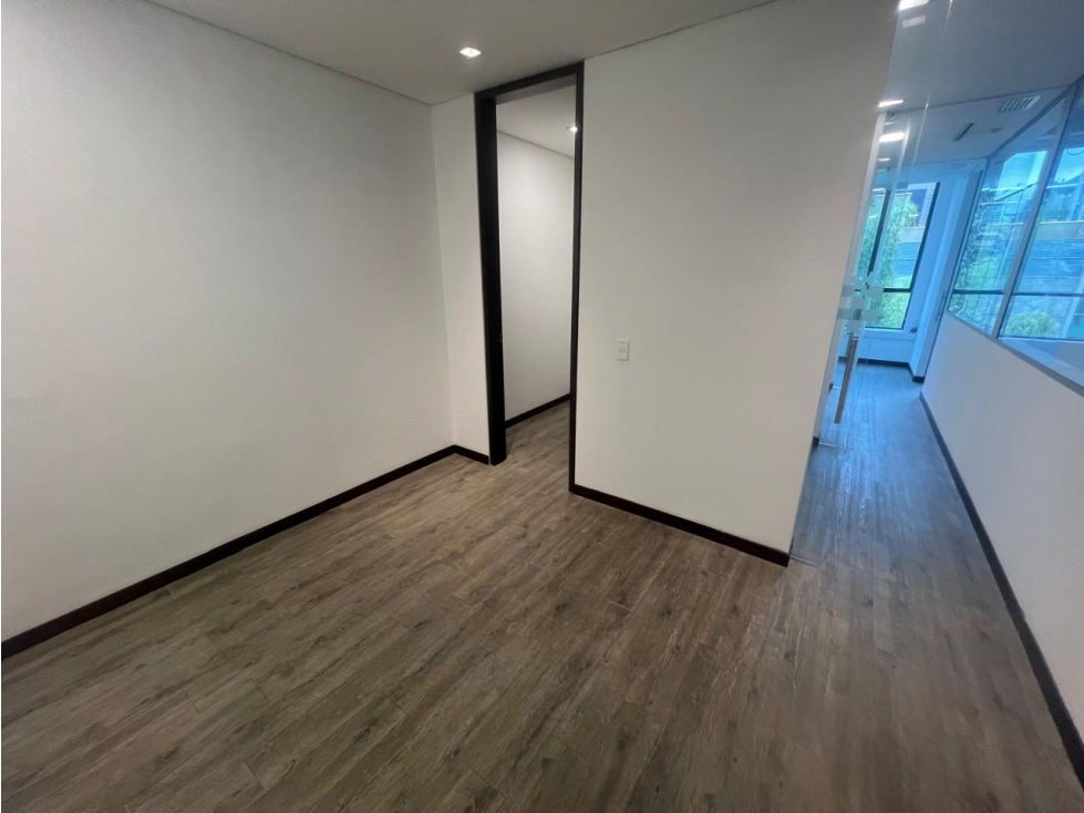 Oficina En Arriendo Sector Milla De Oro Medellín - 5