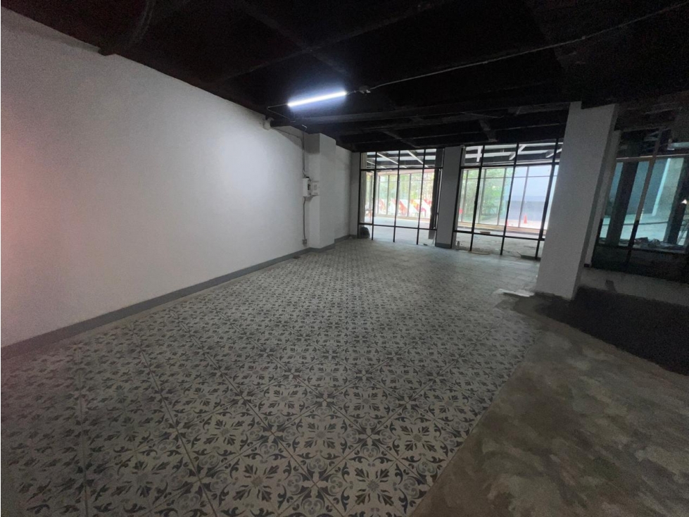 Local En Arriendo Sector Milla De Oro Medellín — foto 2