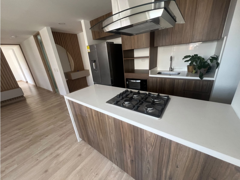 Apartamento En Arriendo Sector Loma De San José — foto 2