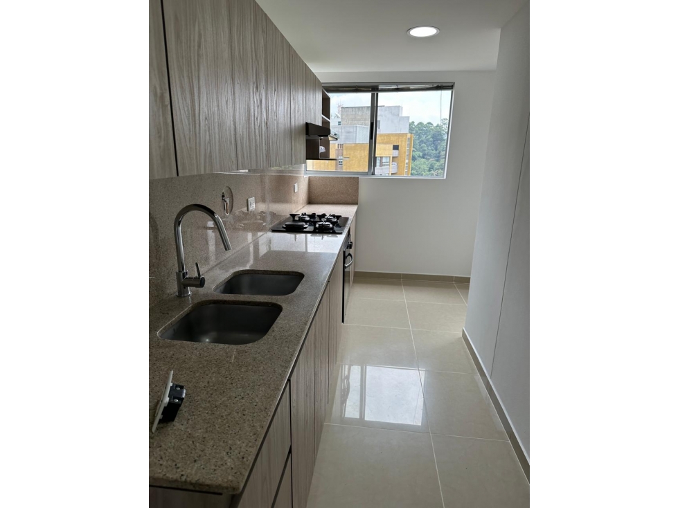 Apartamento En Arriendo Ubicado en Castropol — foto 2