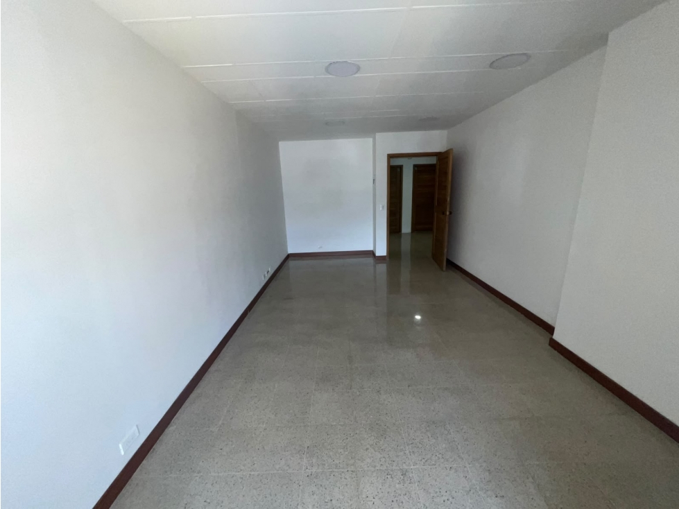 Oficina En Arriendo Sector La Mota — foto 2
