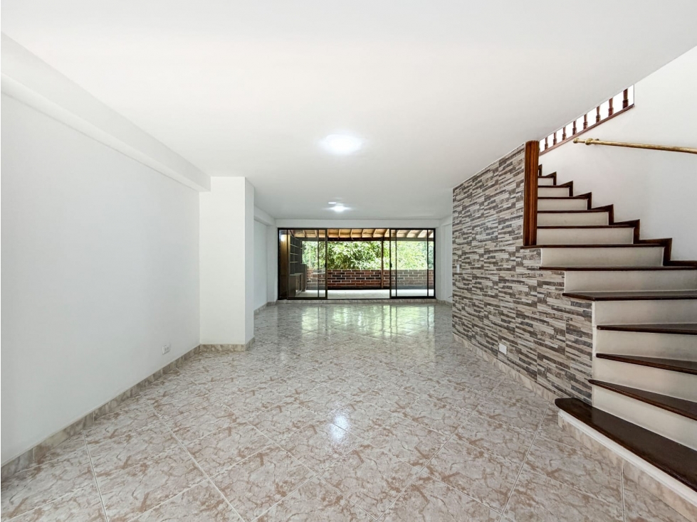 Apartamento En Arriendo Sector San Lucas - 2