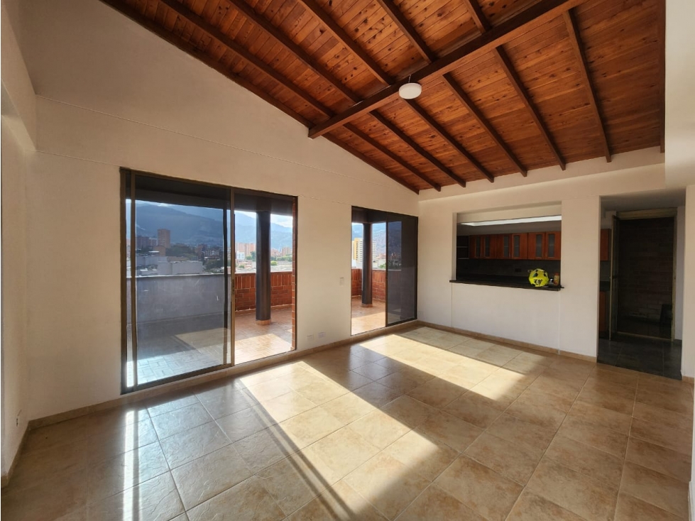 Apartamento en Arriendo 2do Parque Laureles Medellín — foto 3