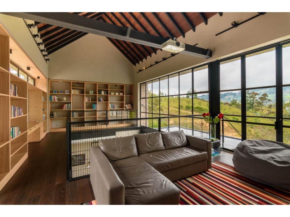 Casa en Arriendo Alto de las Palmas Envigado — foto 2