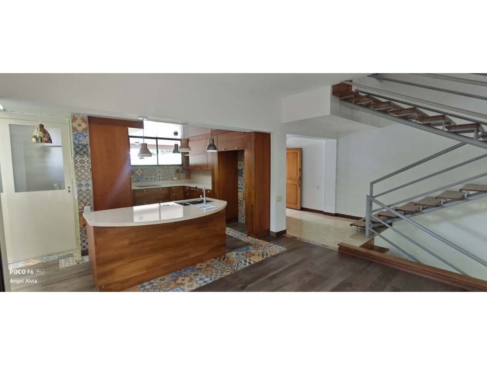 Casa en Arriendo El Tesoro Medellín — foto 2