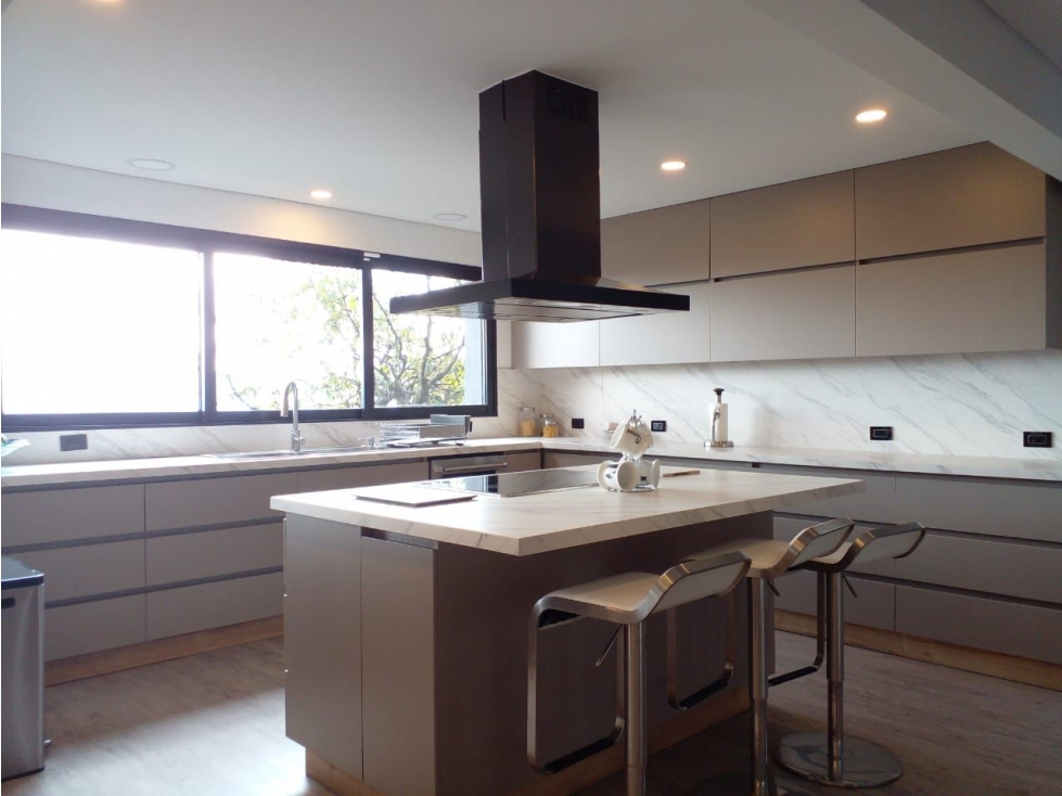 Hermosa Casa en el Alto de las Palmas — foto 4